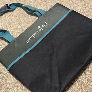 The Pampered Chef Jumbo Tote